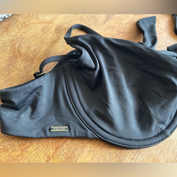 COPY - O’Neill LADIES SALTWATER SOLIDS SEVILLE TOP - large NWT - Picture 3 of 6